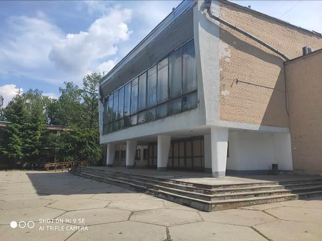 Нежилое здание на з/у с правом аренды (ДК Искра)