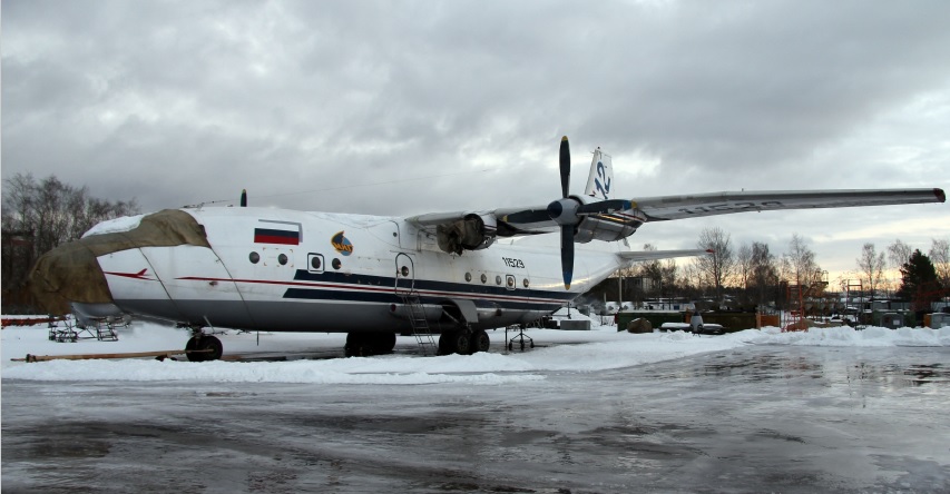 Воздушное судно Ан-12Б 