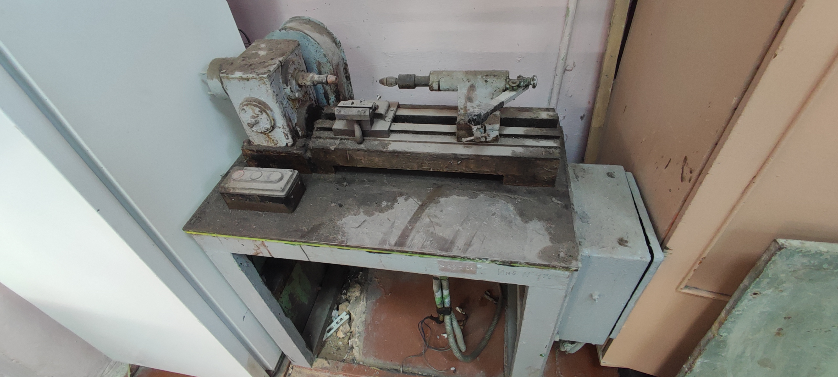 Станок для нанесения серебра на керамические оси.  Инв.№ 4700.