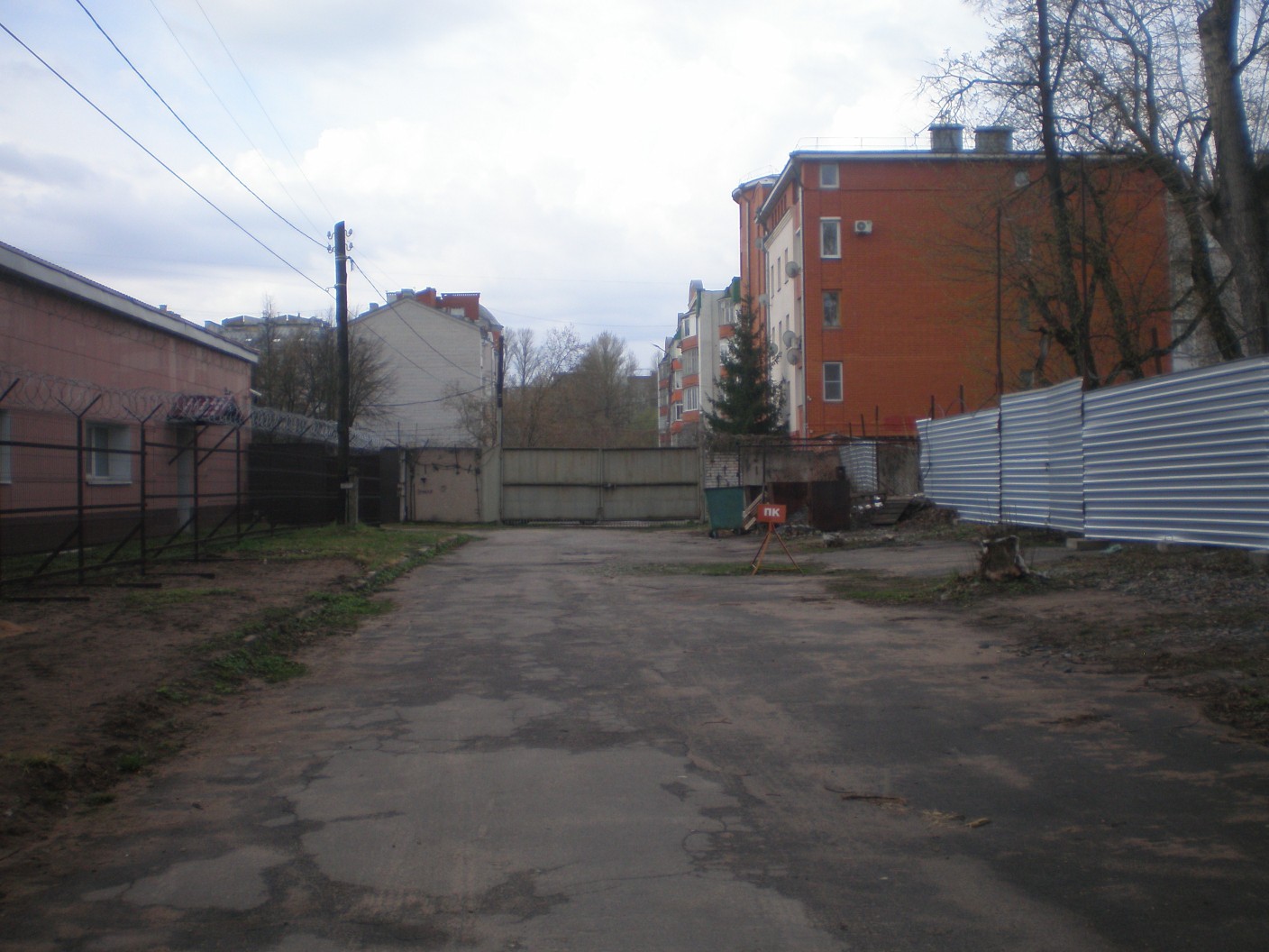 Земельный участок 1 612,4 кв.м.