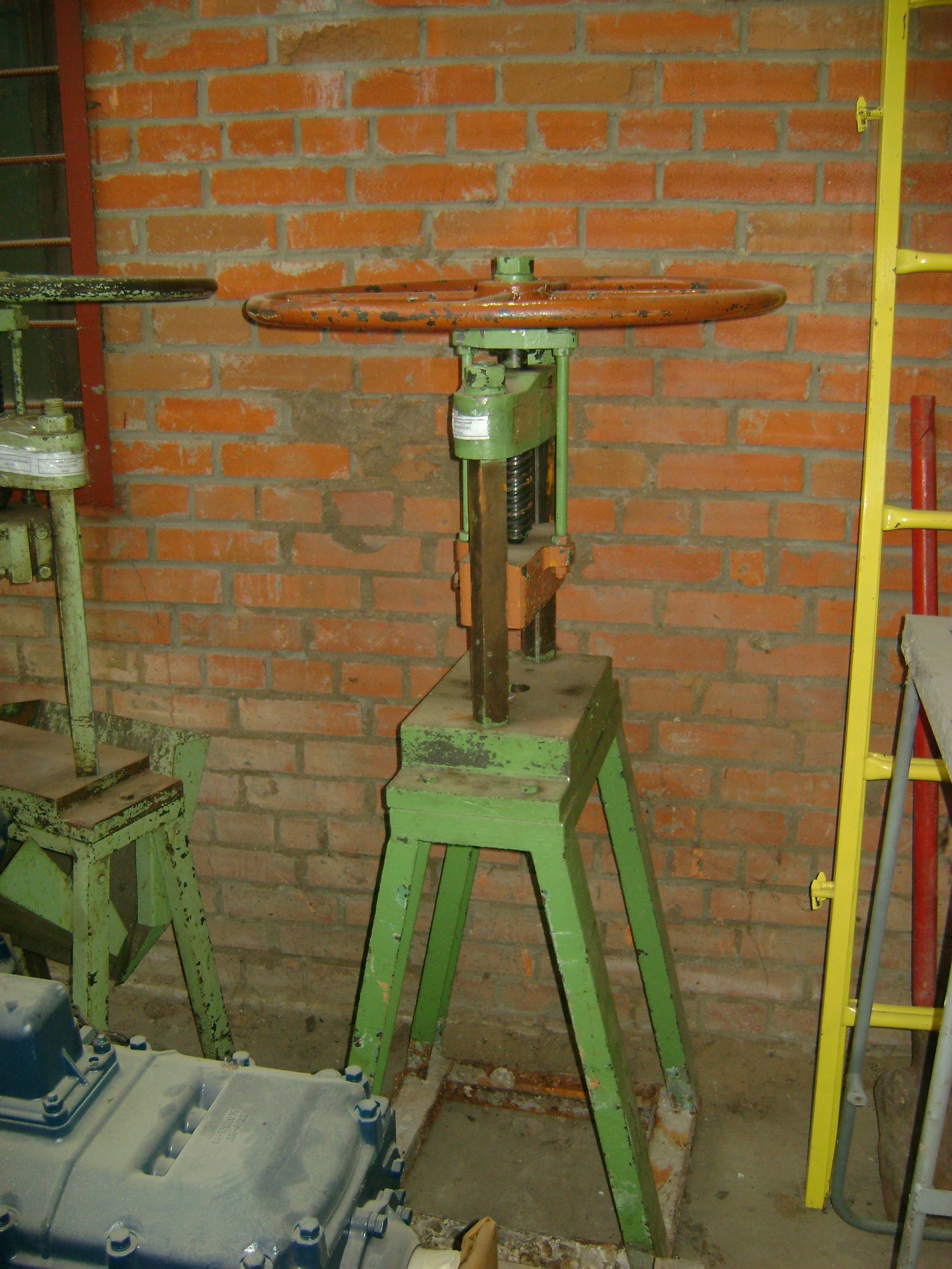 Пресс двухстоечный МО-651.