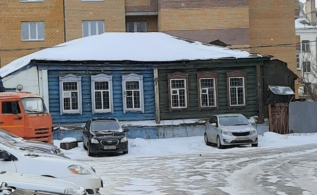 Административное здание на земельном участке