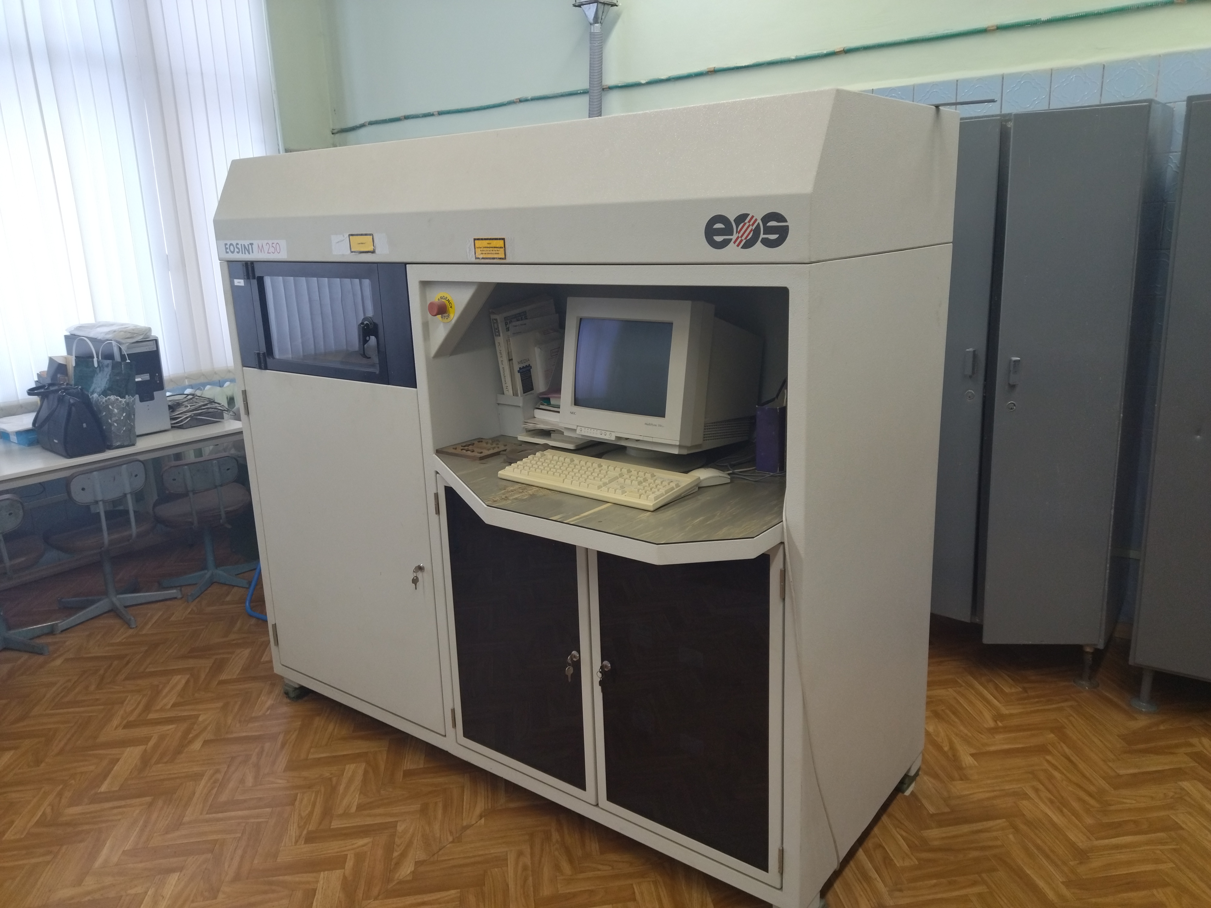 Лазерная зенкерная система EOS EOSINT M-250. 
