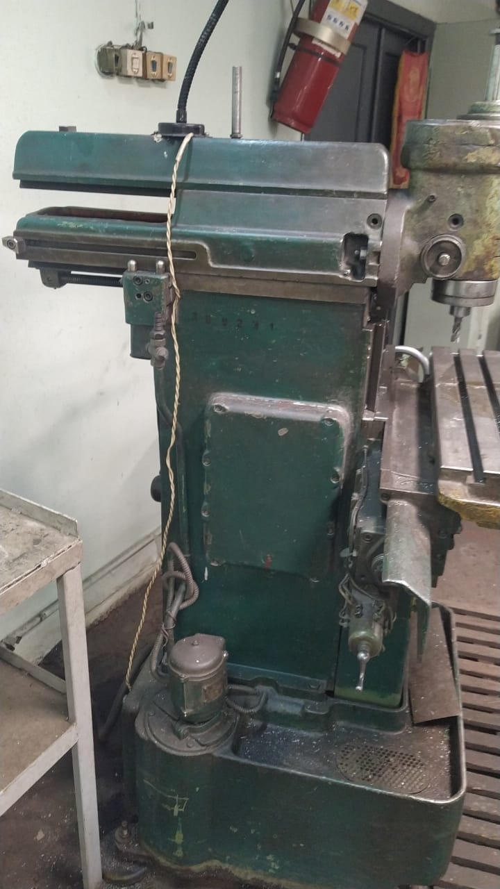 Универсально-фрезерный станок 676П. ИН № 309277.